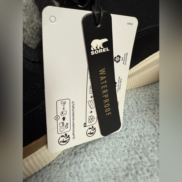 Sorel Cream and White Waterproof Shoes - Picture 2 of 5